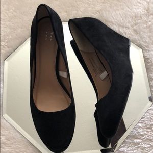 Black wedge suede heel